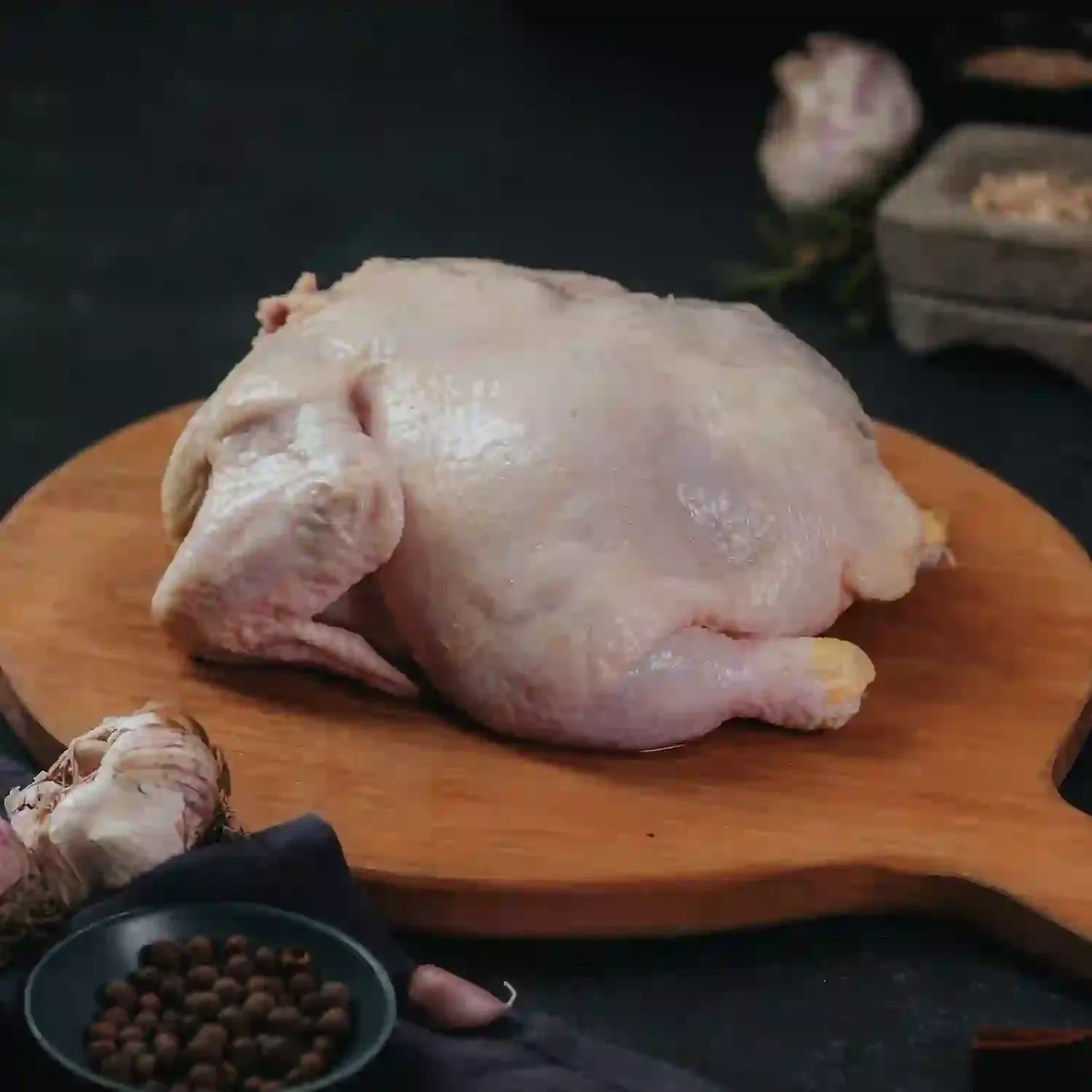 Pollo fresco de excelente calidad, cortes completos y piezas - Carnicería Mariachi